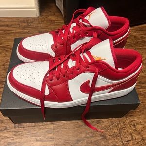 Air Jordan 1 Low Cardinal Red!